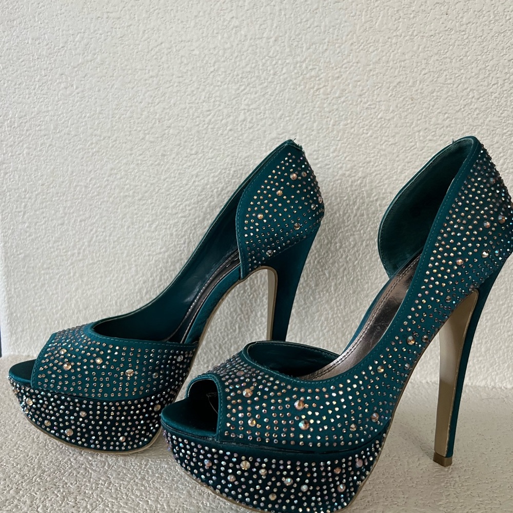 Bakers bling! Stunning shoe!